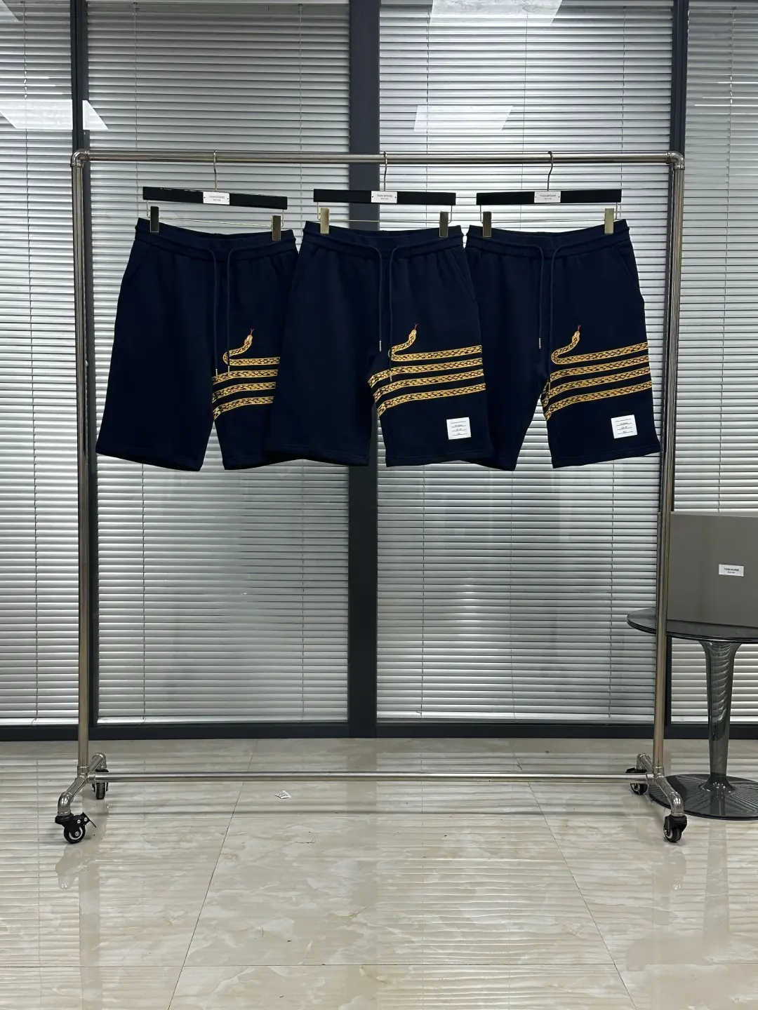 Quần Thom Browne