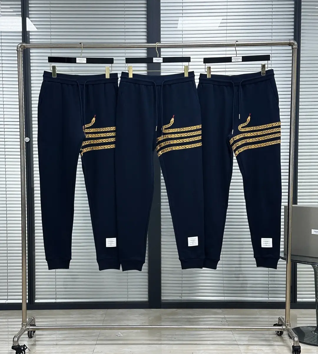 Quần Thom Browne