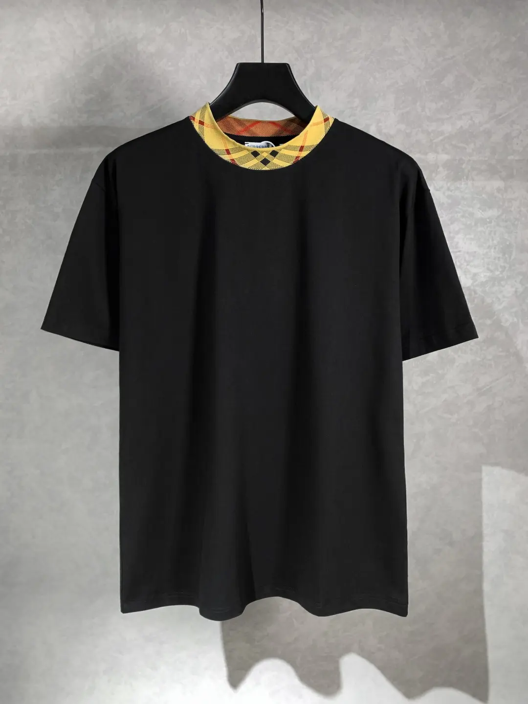 Phông Burberry