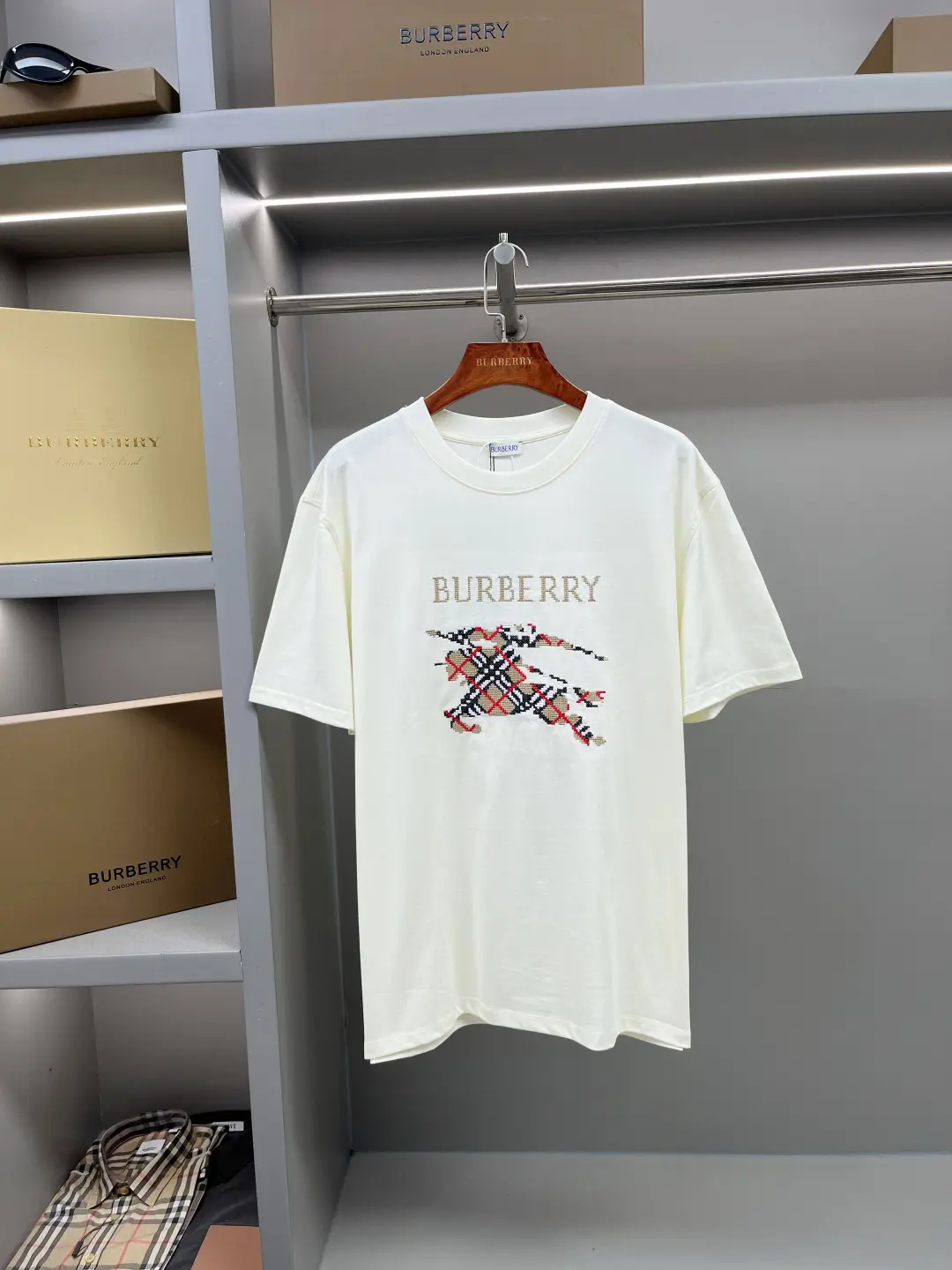 Phông Burberry