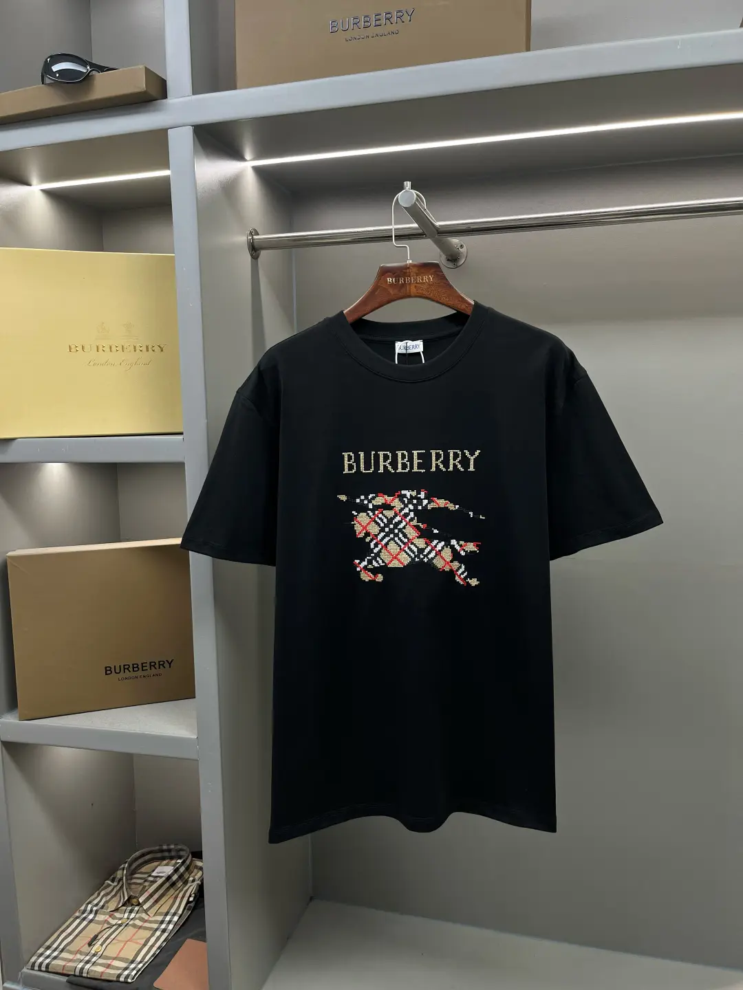 Phông Burberry