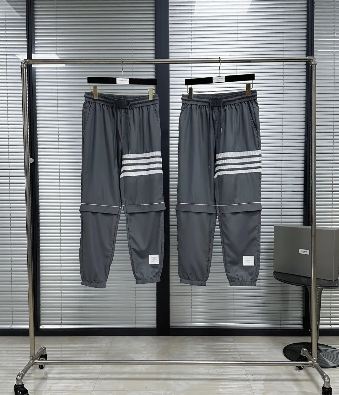Quần Thom Browne