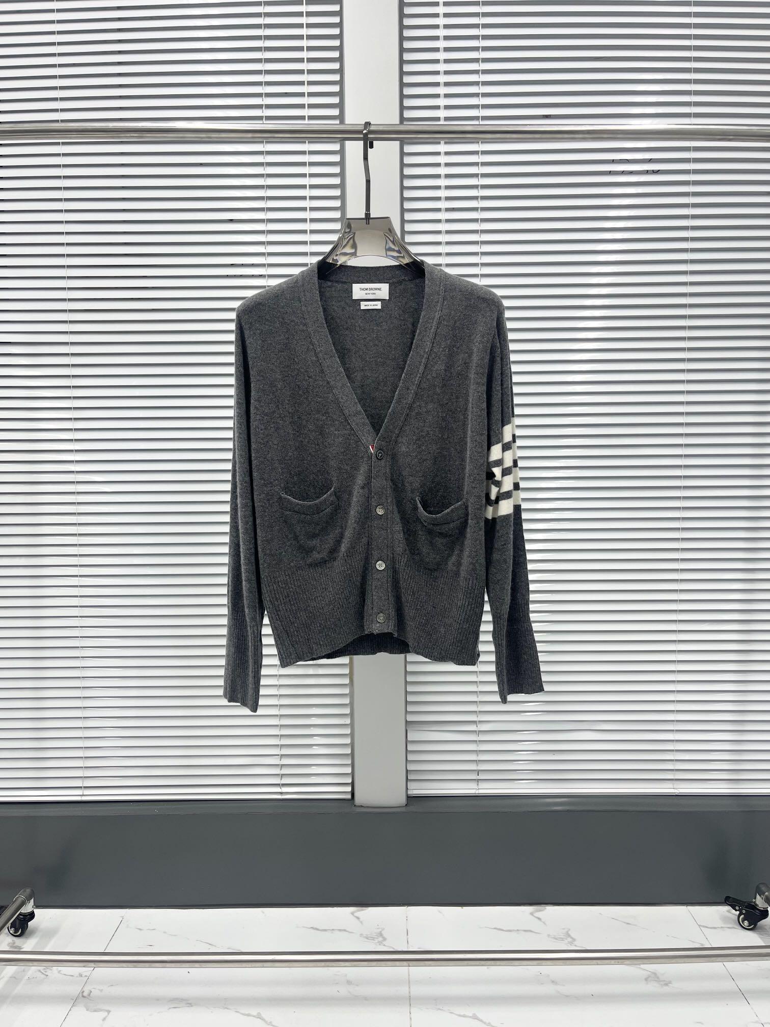 Quần Áo Thom Browne