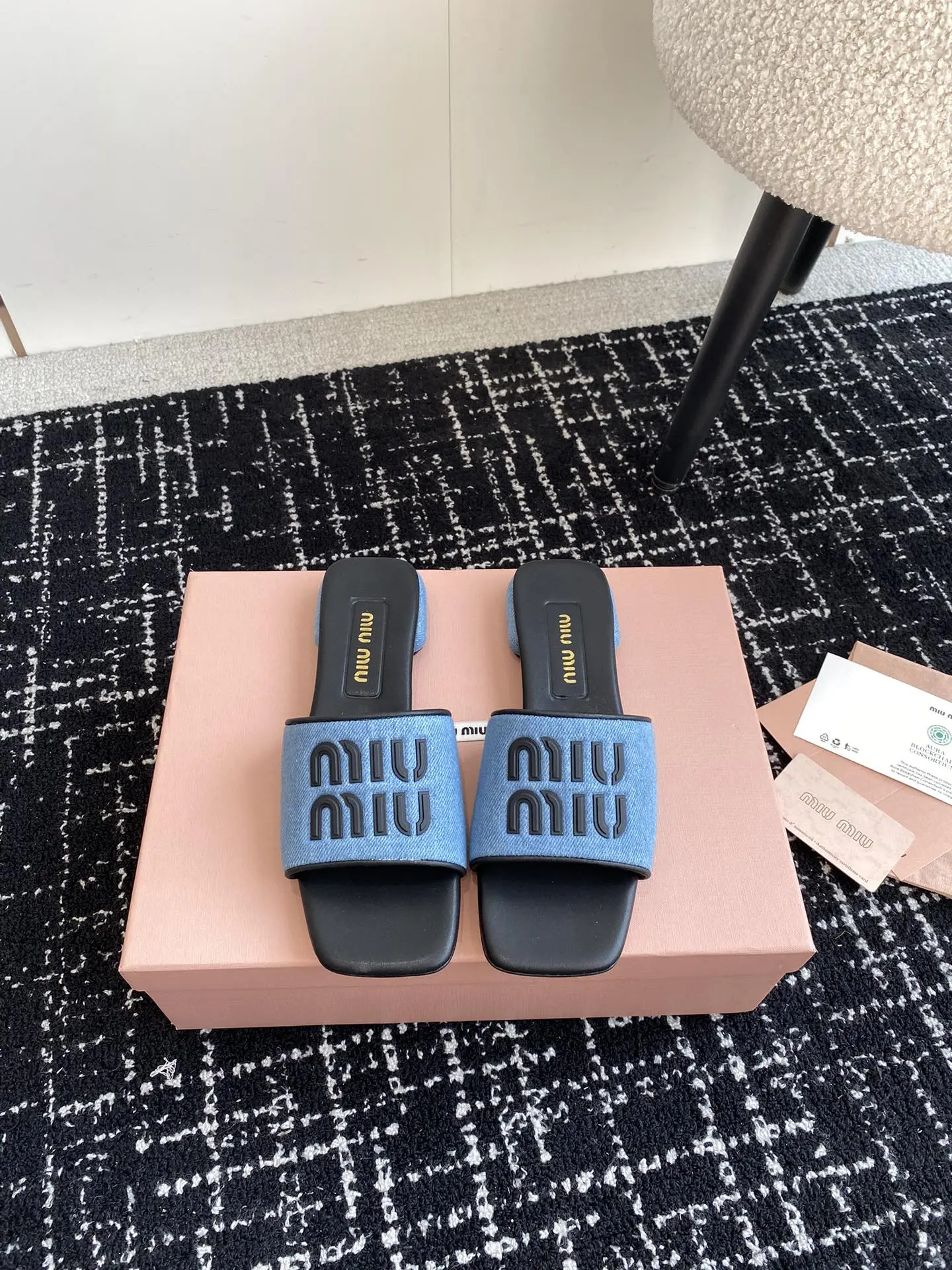 Dép Miumiu