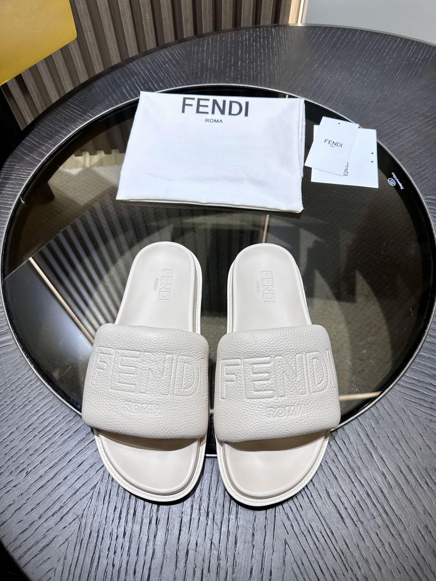 Sandal Fendi
