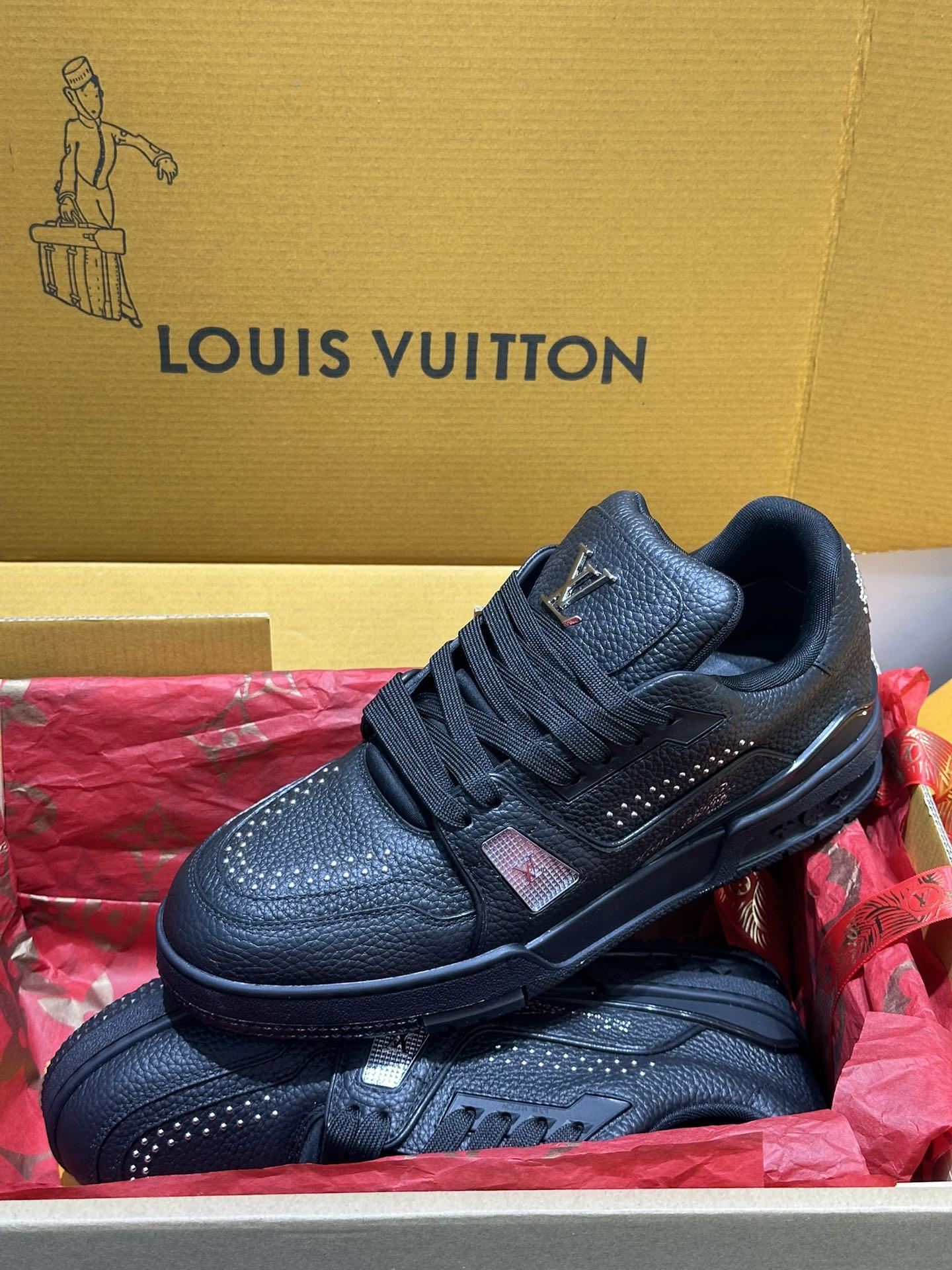 Giày LV Trainer