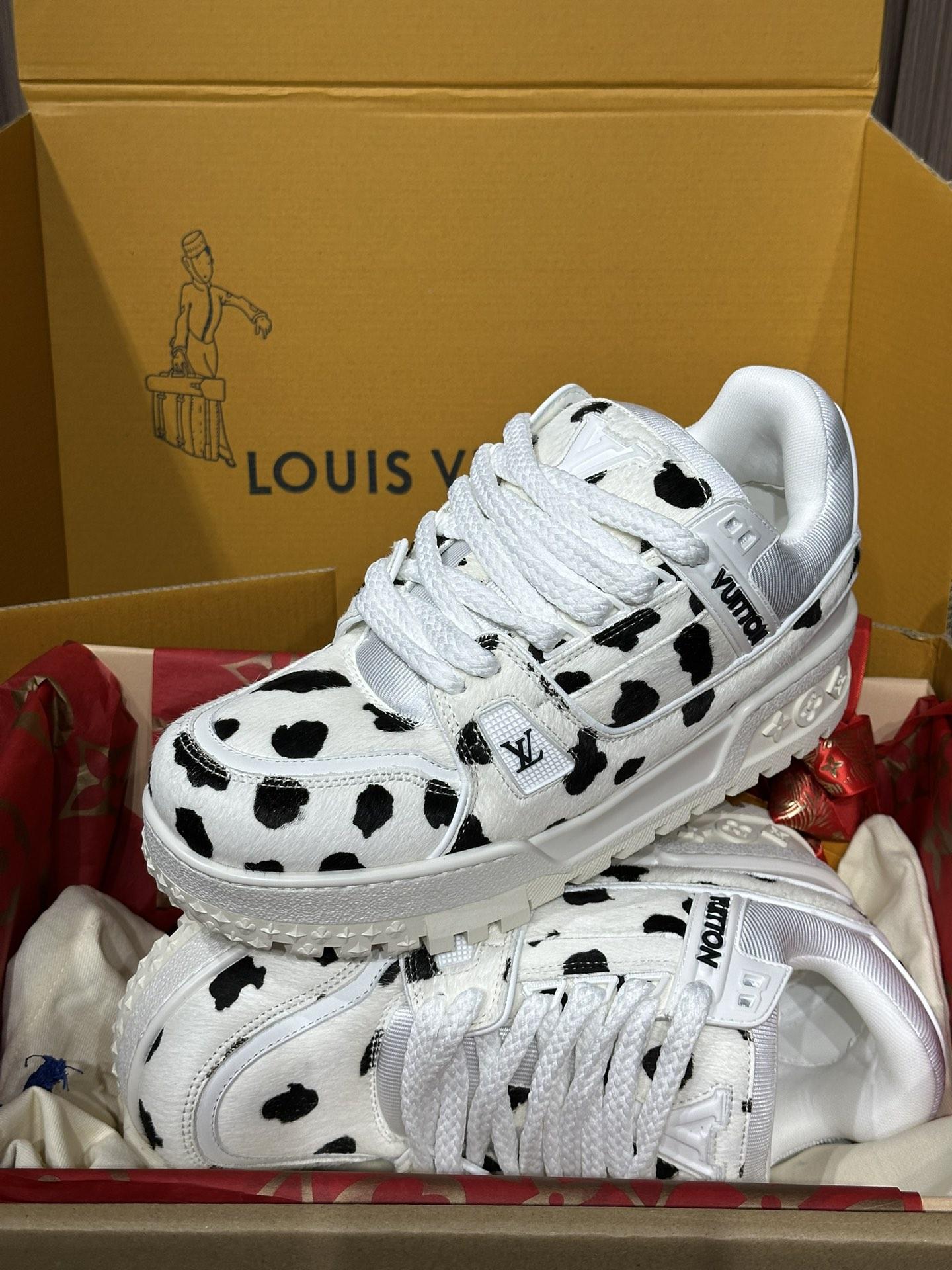 Giày LV Trainer