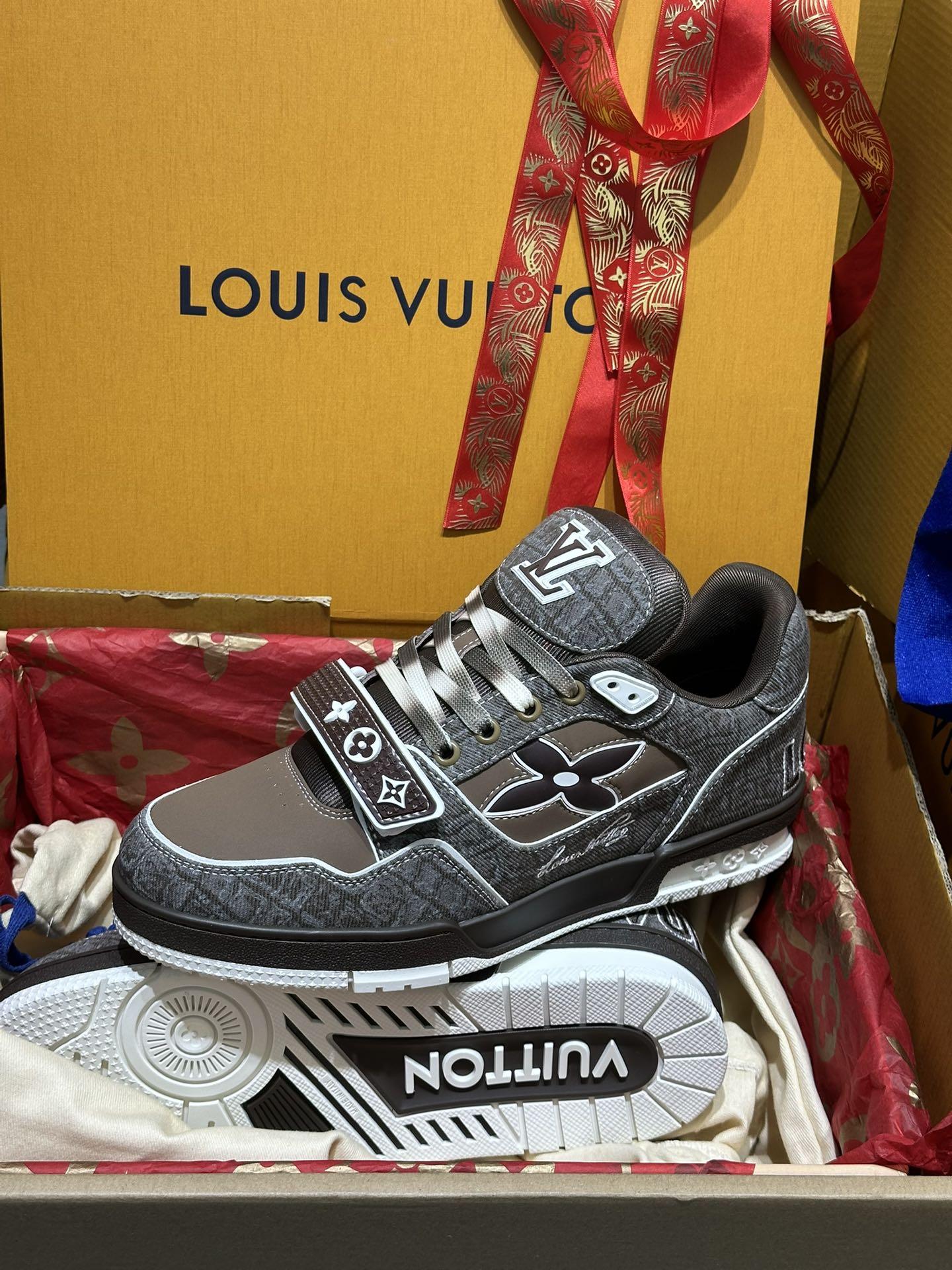 Giày LV Trainer