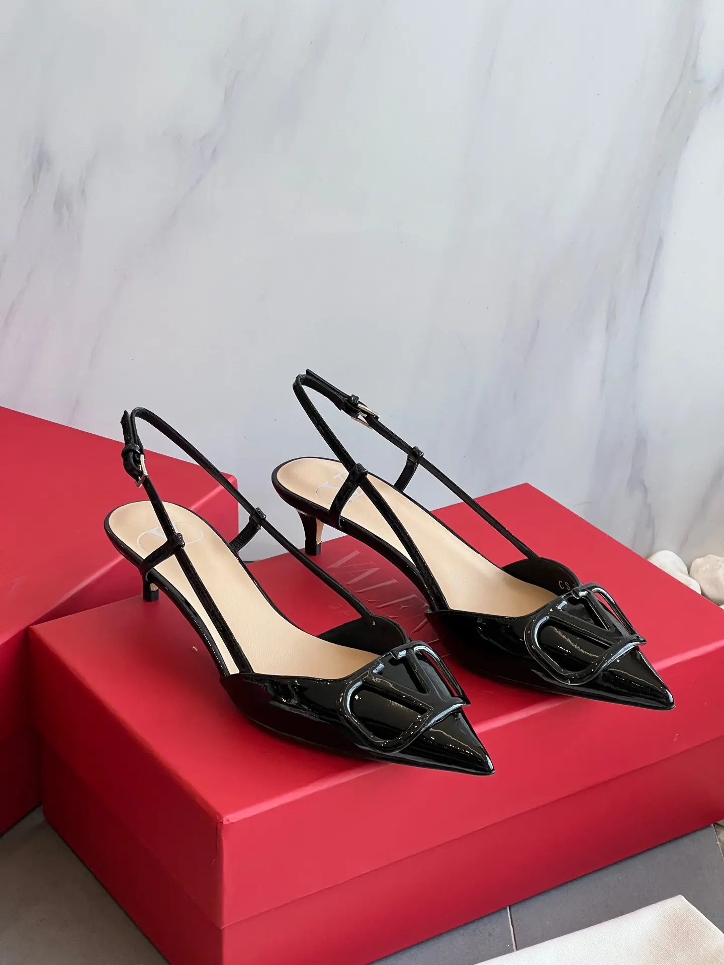 Dép Nữ Valentino