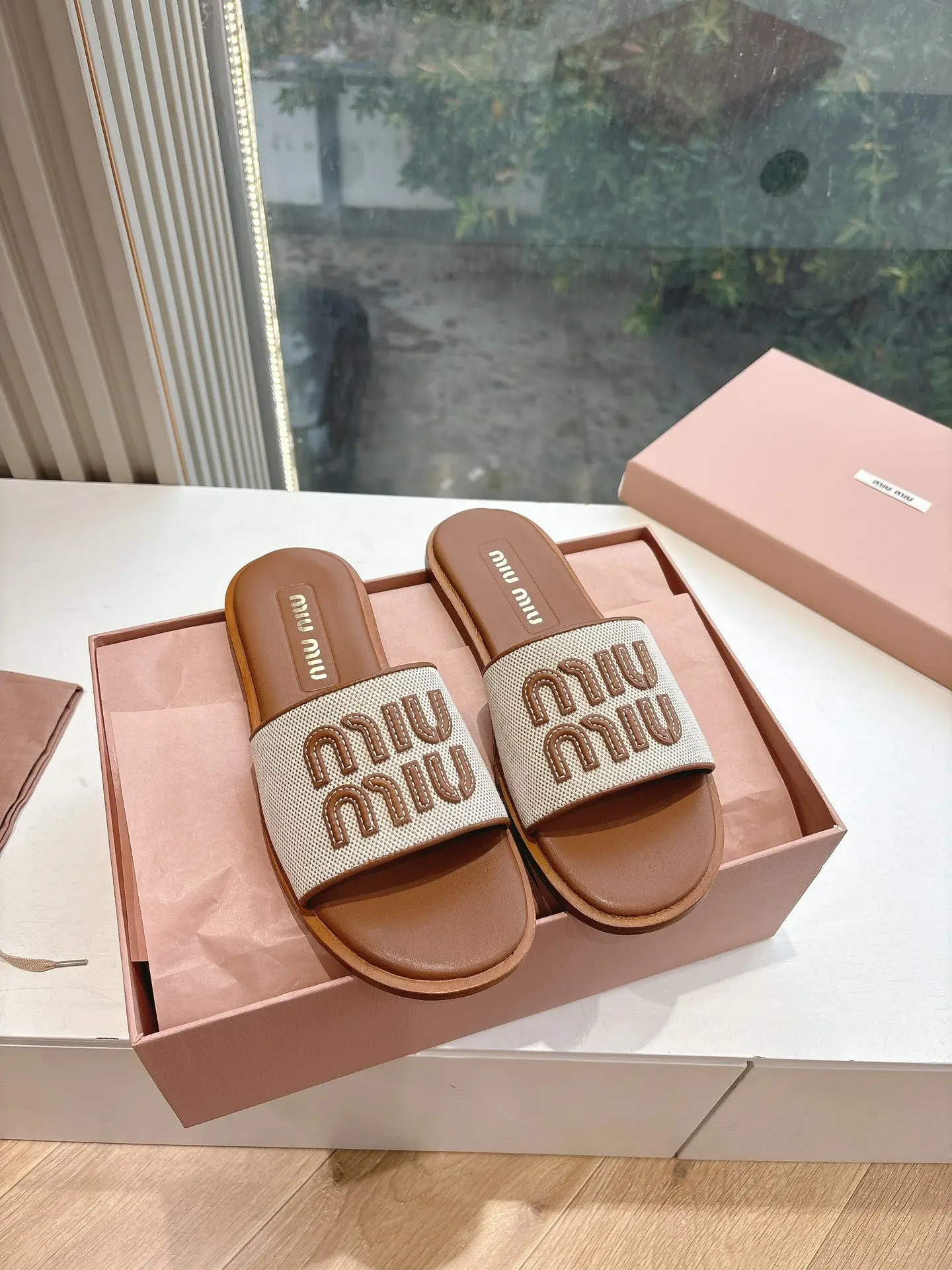 Dép Miumiu