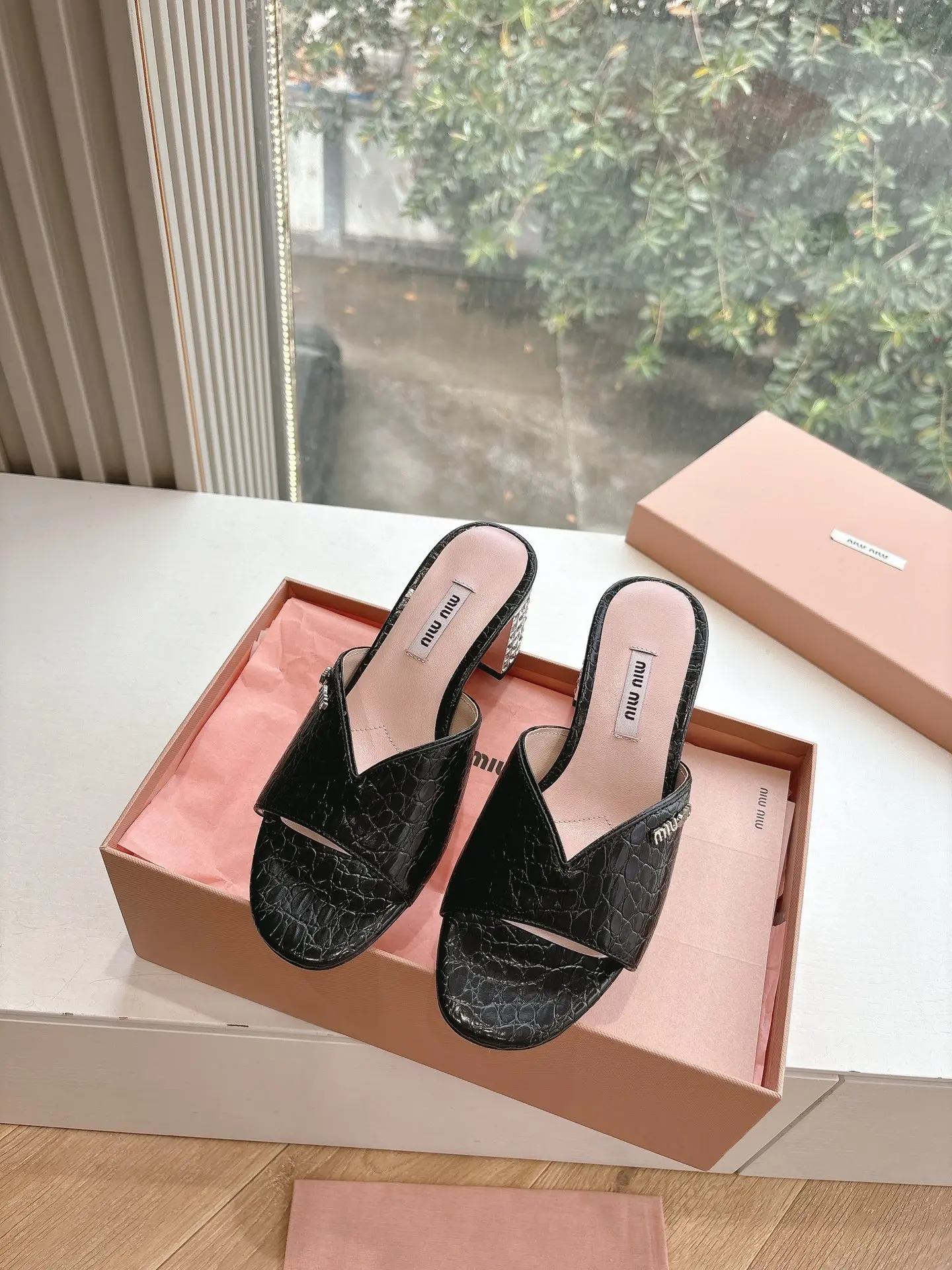 Dép Miumiu