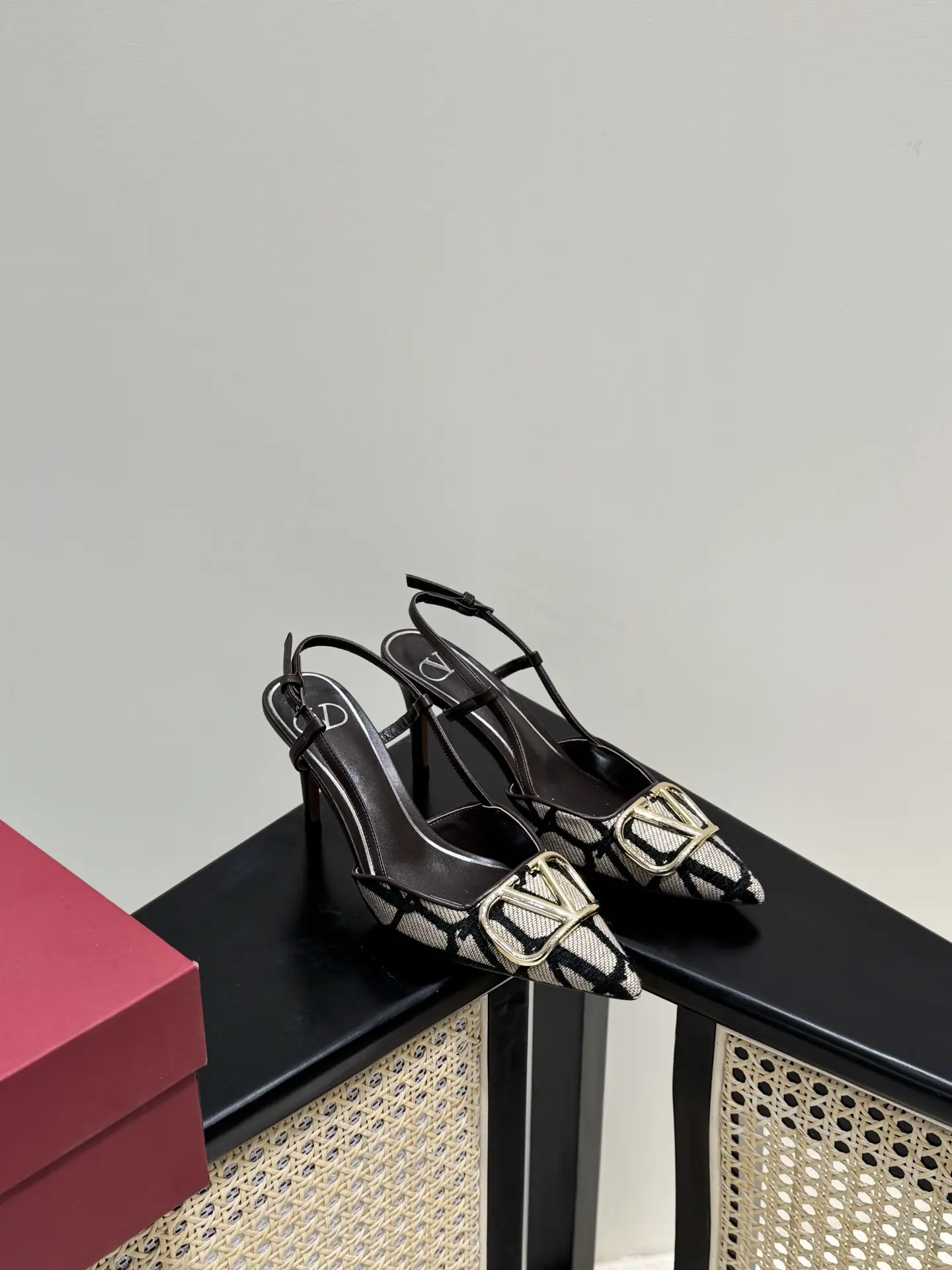 Giày Nữ Valentino