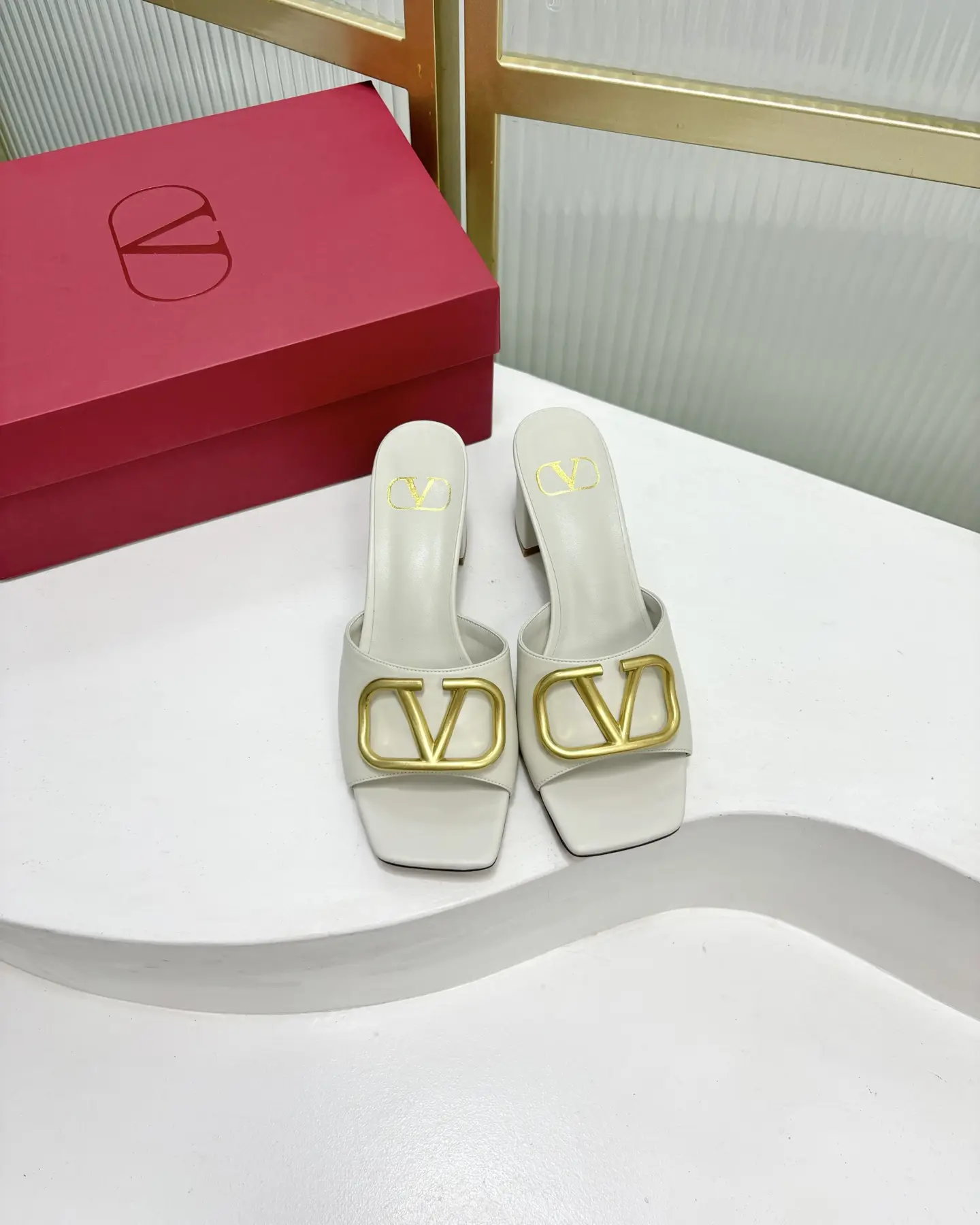 Dép Nữ Valentino