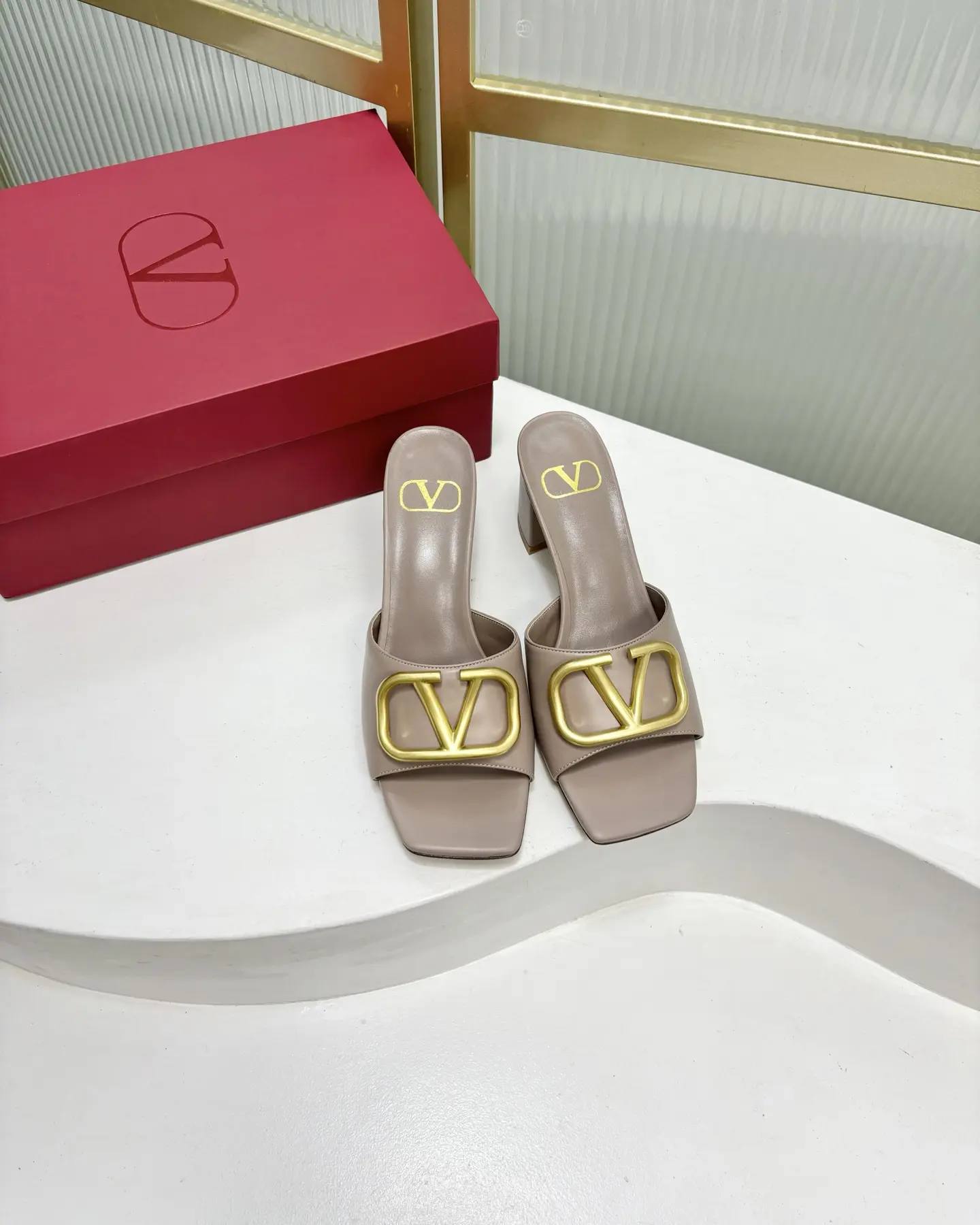 Dép Nữ Valentino