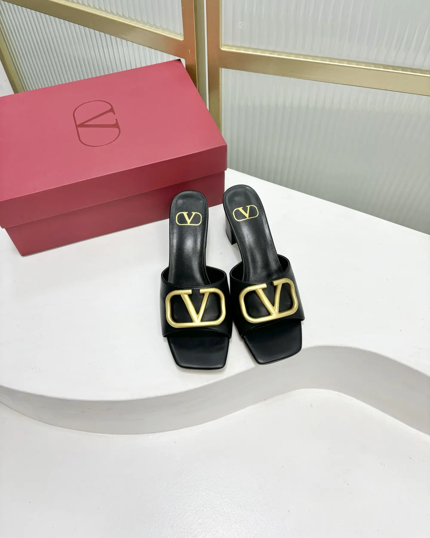 Dép Nữ Valentino