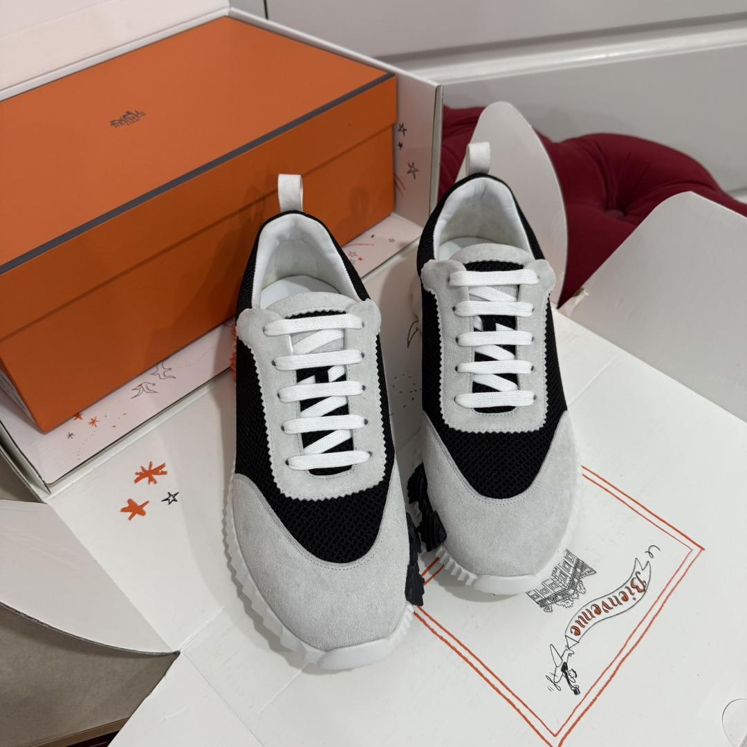 Bouncing sneaker