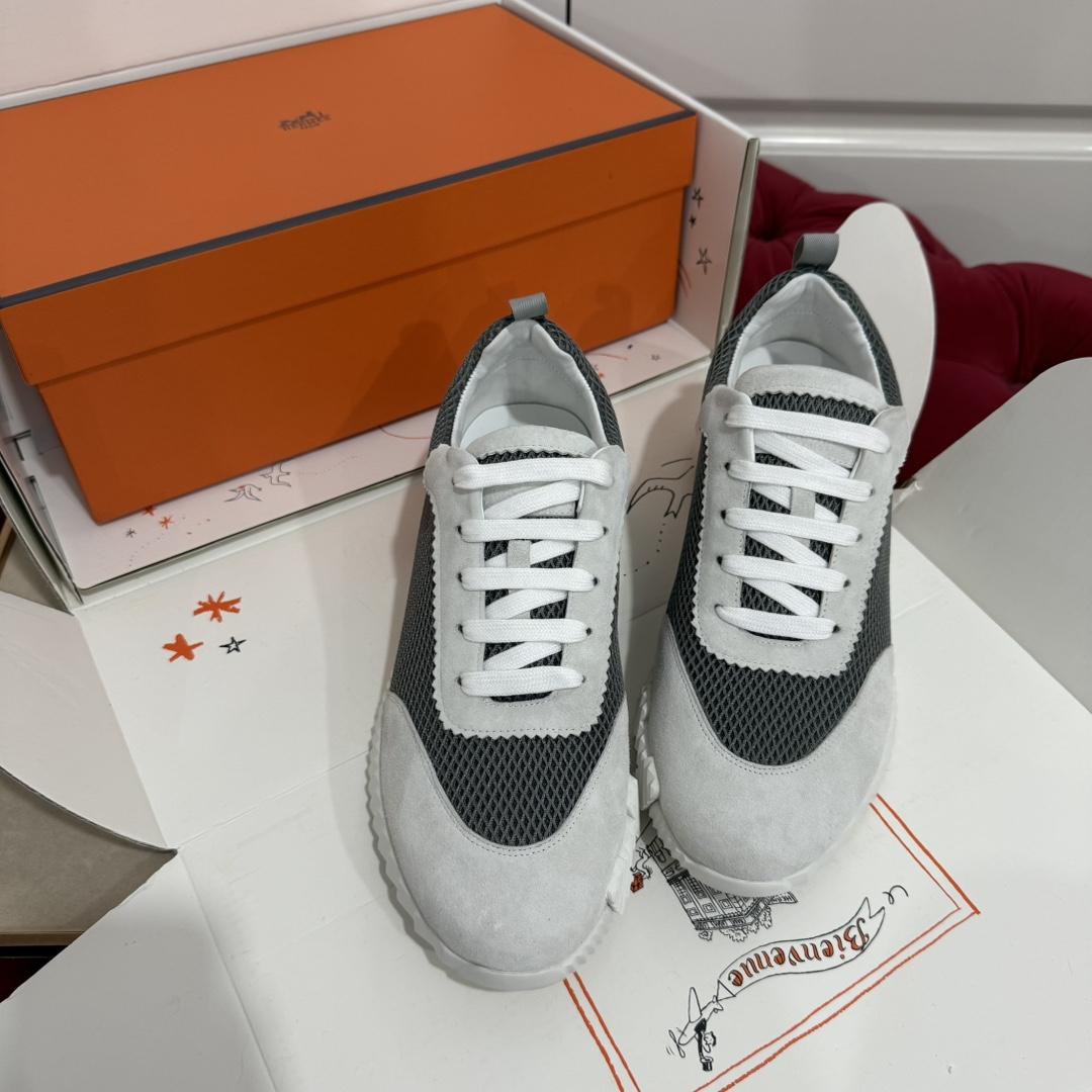 Bouncing sneaker