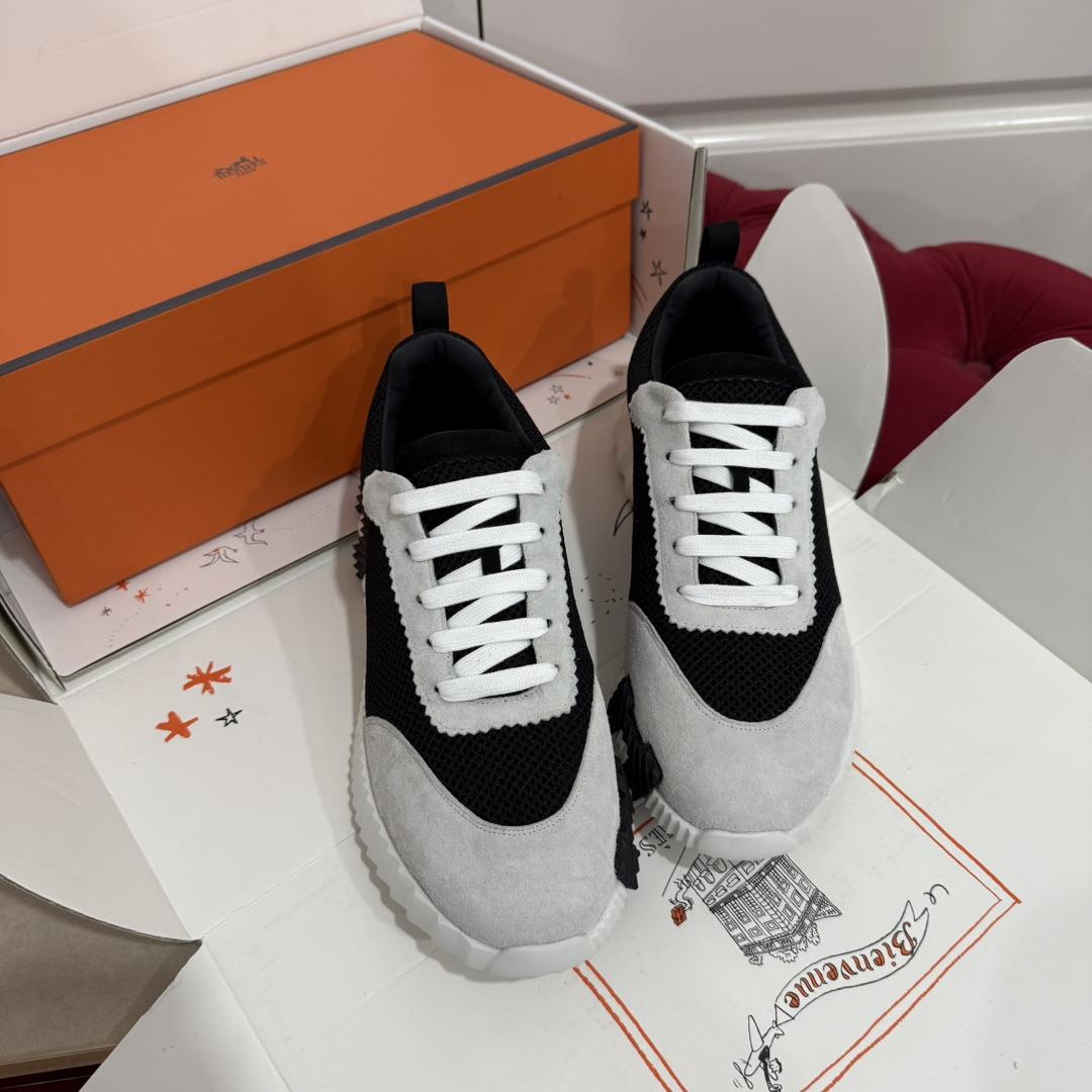 Bouncing sneaker
