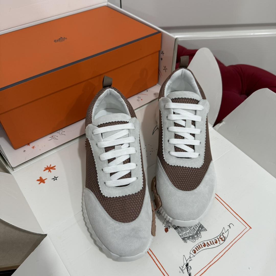 Bouncing sneaker