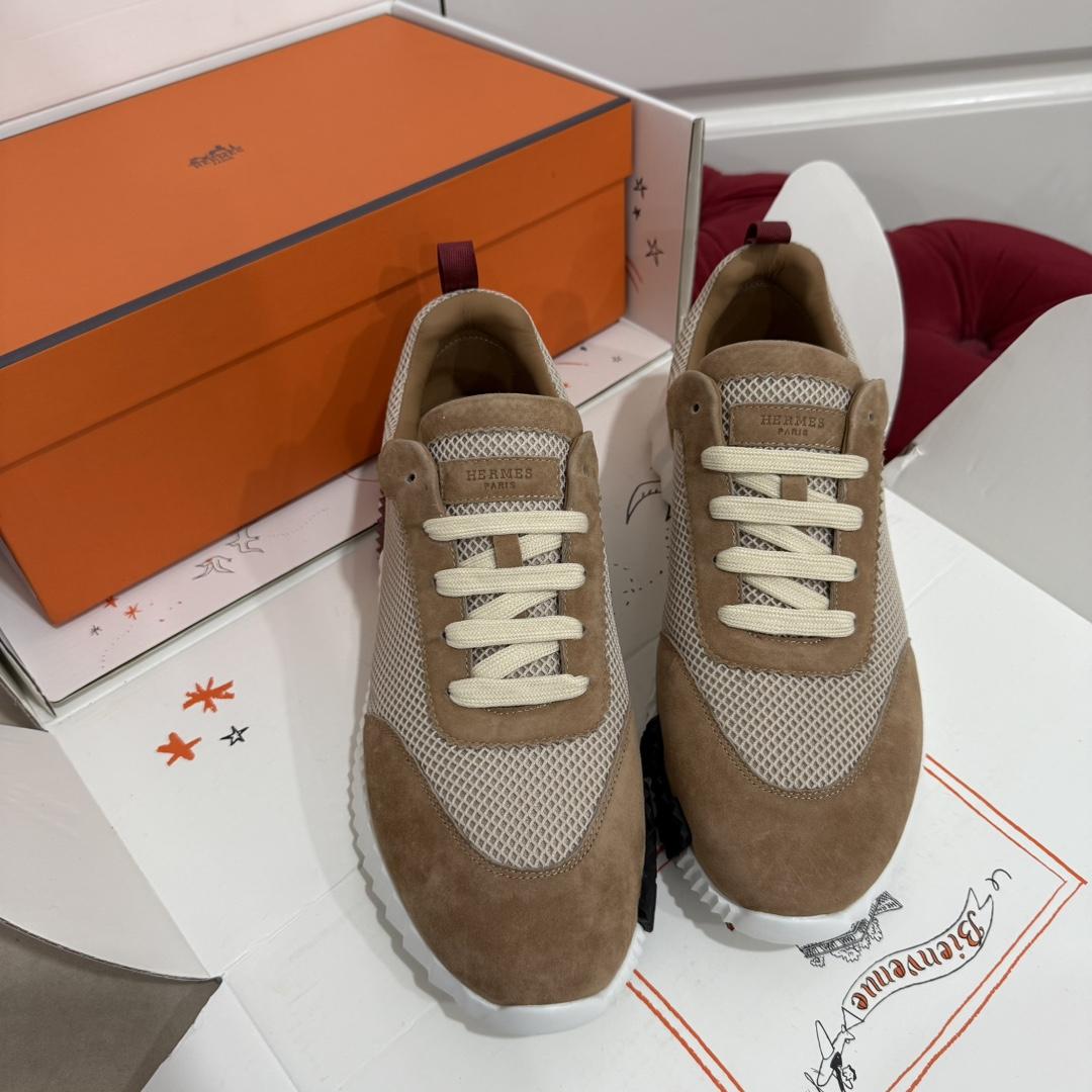 Bouncing sneaker