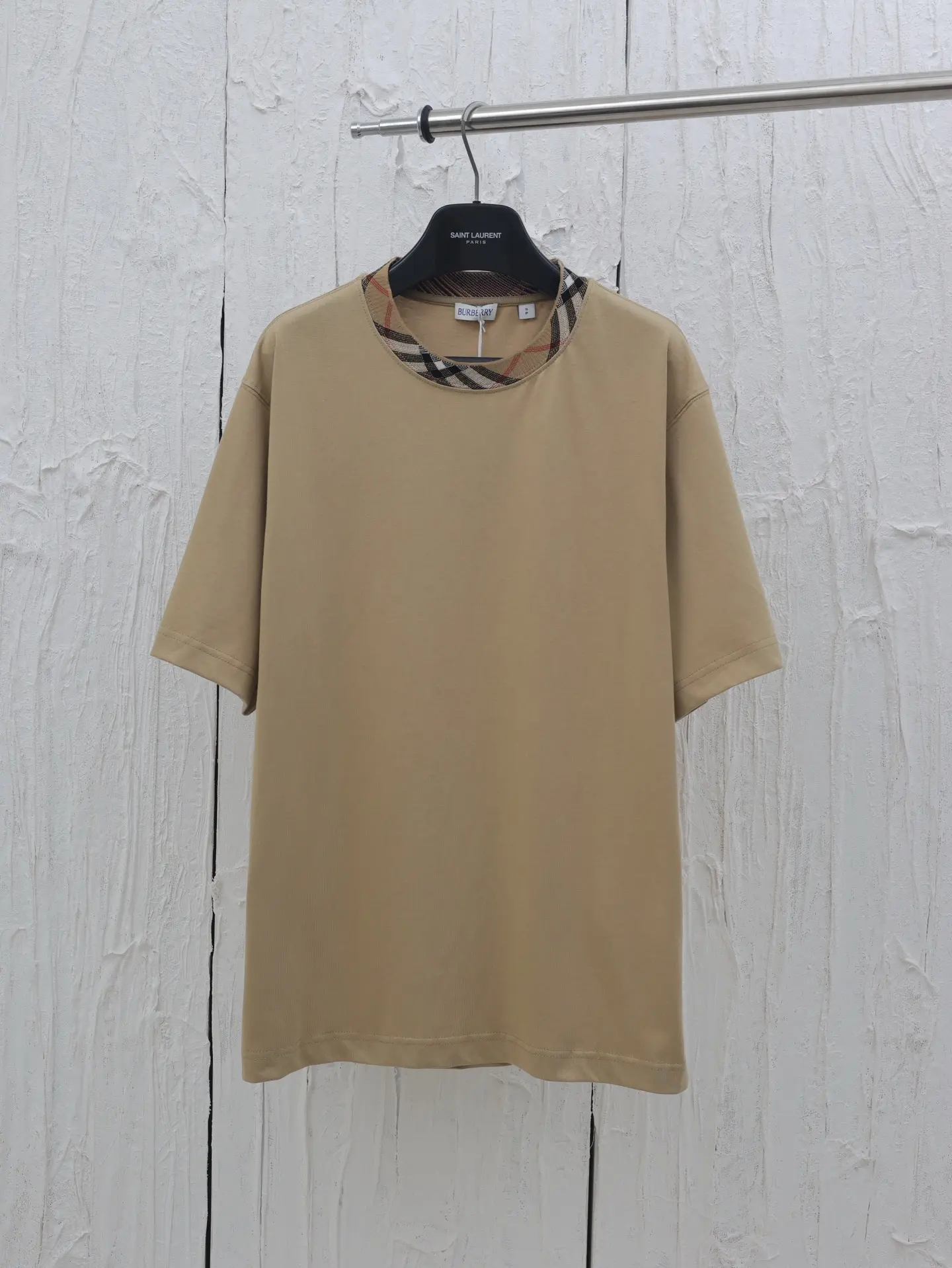 Phông Burberry