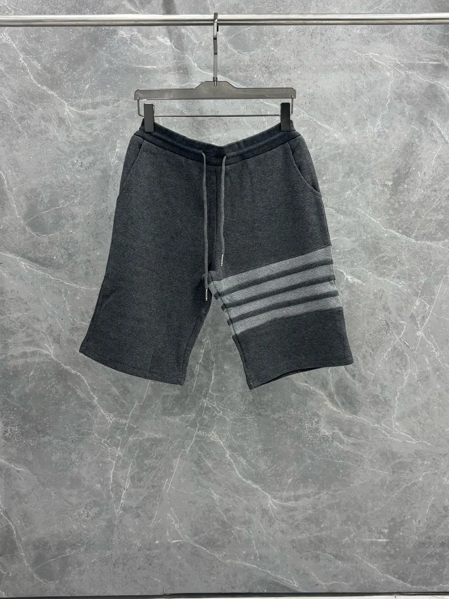 Quần Thom Browne