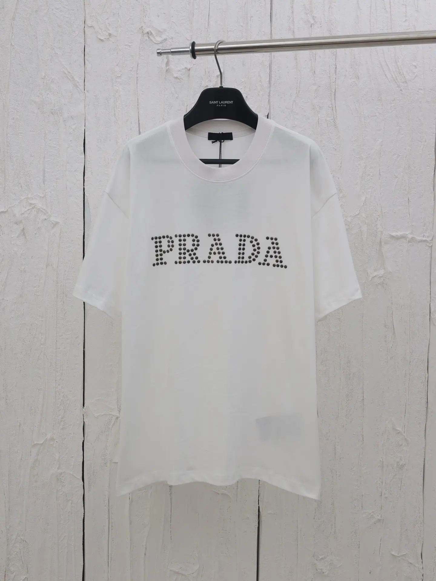 Phông Prada