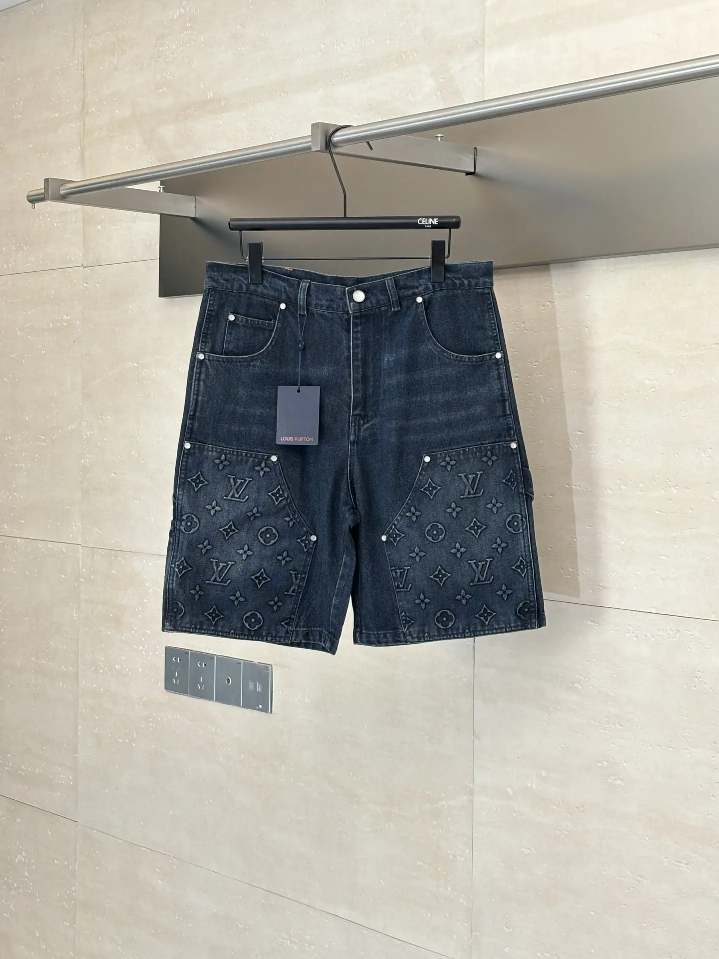 Quần LouisVuitton