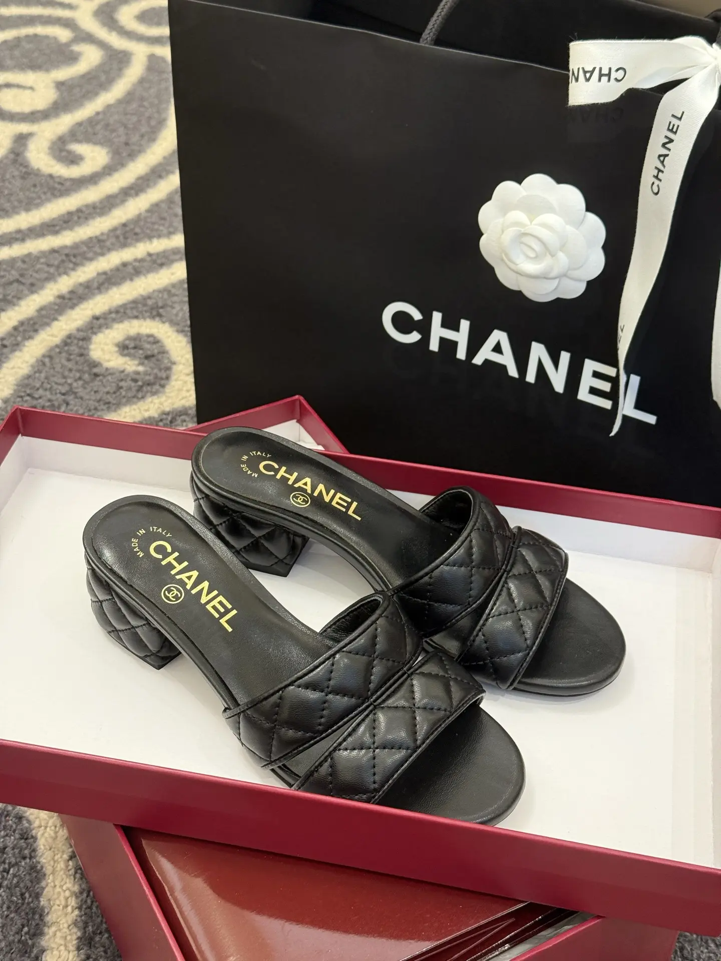 Dép Chanel