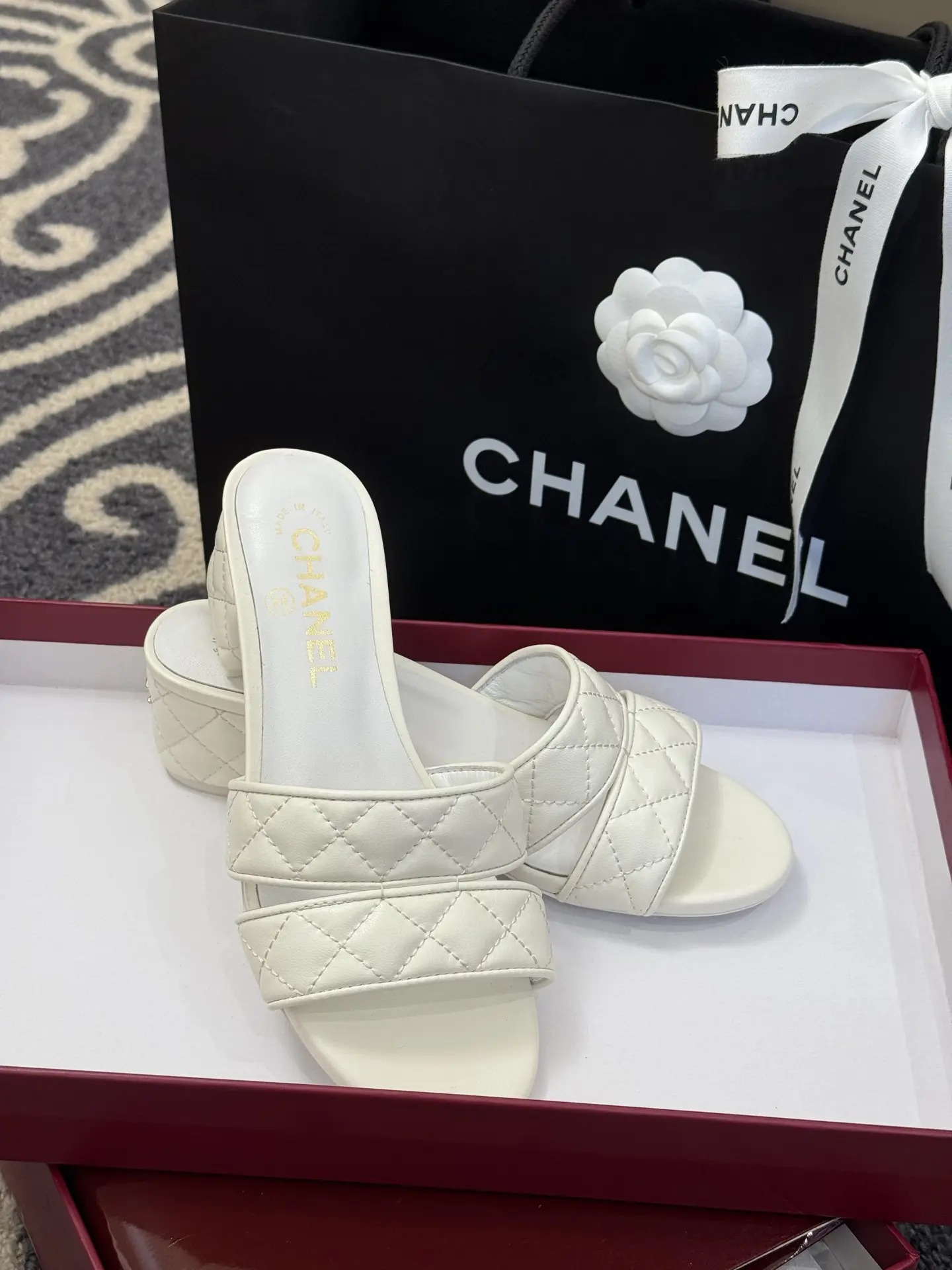 Dép Chanel
