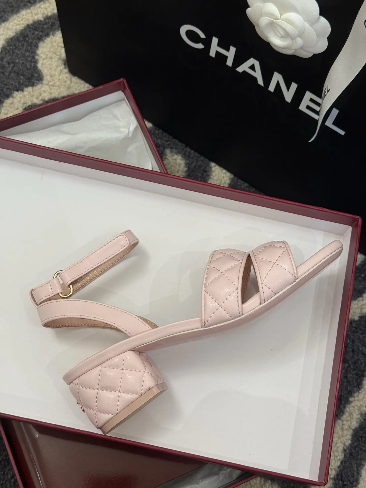 Dép Chanel
