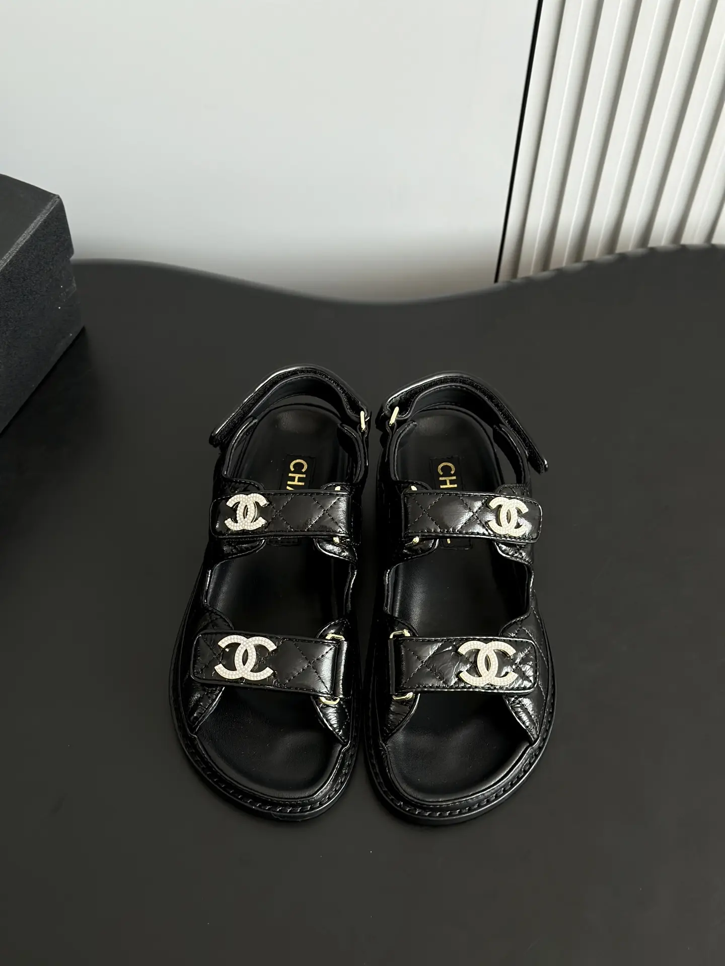 Dép Chanel