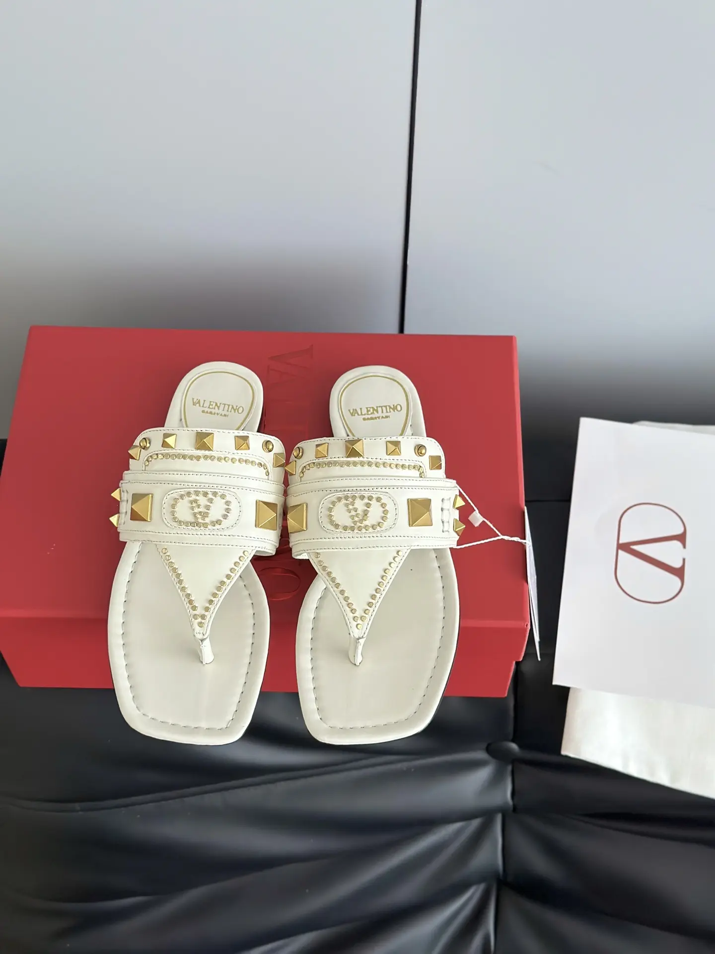 Dép Nữ Valentino